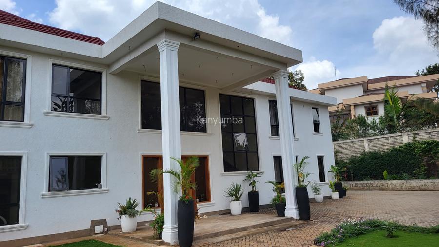 5 Bed House with En Suite at Runda