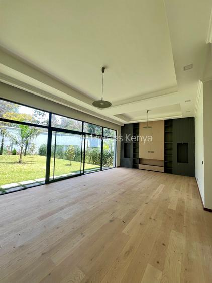 5 Bed Villa with En Suite in Lavington