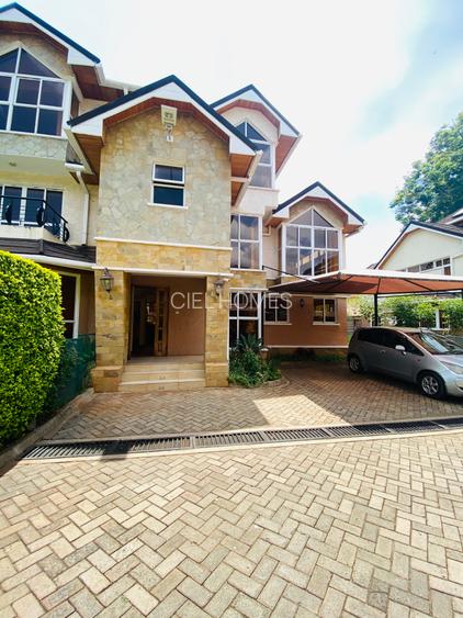 5 Bed Villa with En Suite in Lavington