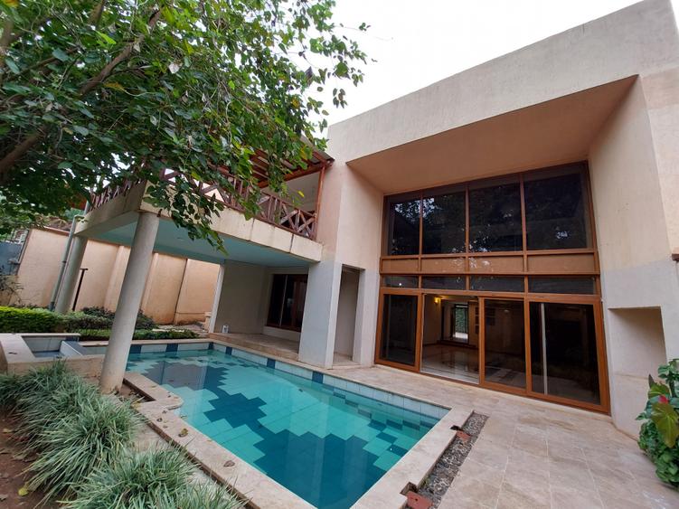 5 Bed Townhouse with En Suite at Convent Drive 5 Bed Townhouse with En Suite at Convent Drive