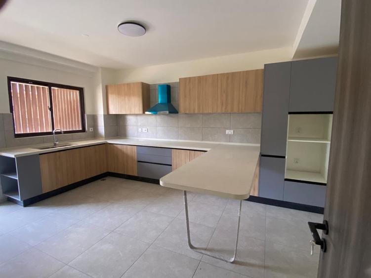 Serviced 3 Bed Apartment with En Suite in Kileleshwa