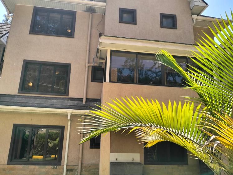 5 Bed Townhouse with En Suite in Lavington 5 Bed Townhouse with En Suite in Lavington