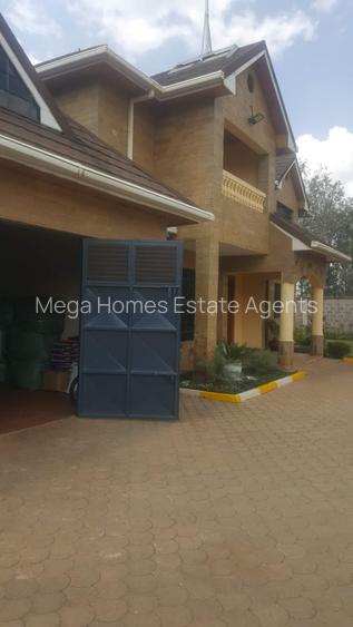 5 Bed House with En Suite in Garden Estate