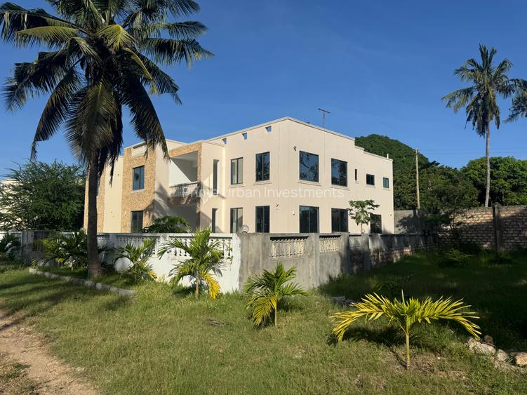 5 Bed House with En Suite in Kikambala