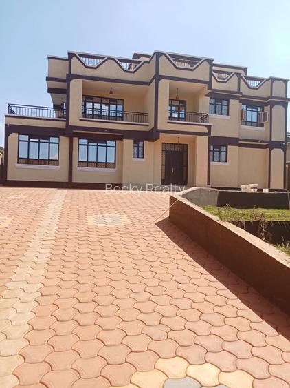 4 Bed House with En Suite at Membley