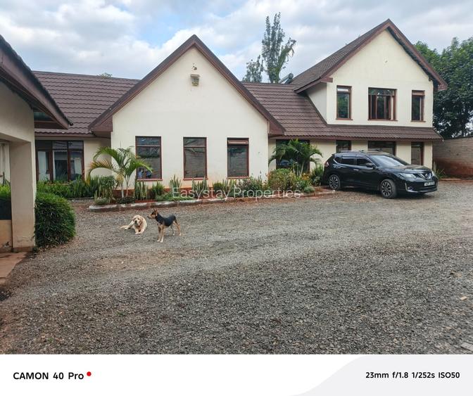 4 Bed House with En Suite in Ridgeways