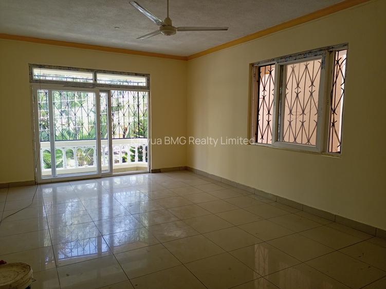 3 Bed Apartment with En Suite in Nyali Area