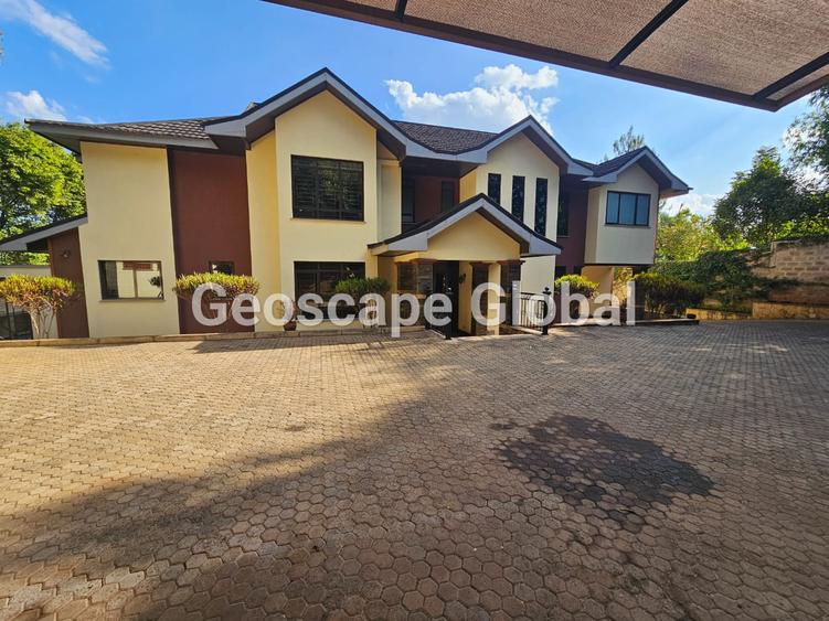 5 Bed House with En Suite in Runda