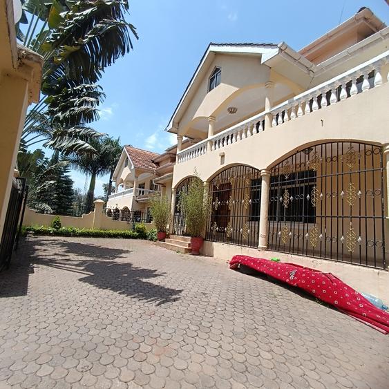 5 Bed House with En Suite in Lavington