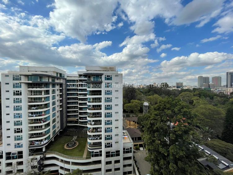 3 Bed Apartment with En Suite in Riverside