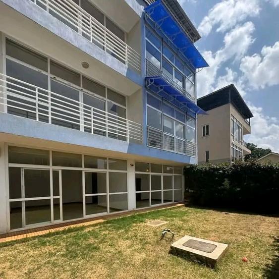 4 Bed Townhouse with En Suite at Lavington Green 4 Bed Townhouse with En Suite at Lavington Green
