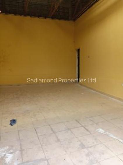 3,000 ft² Warehouse with Parking in Mombasa Road