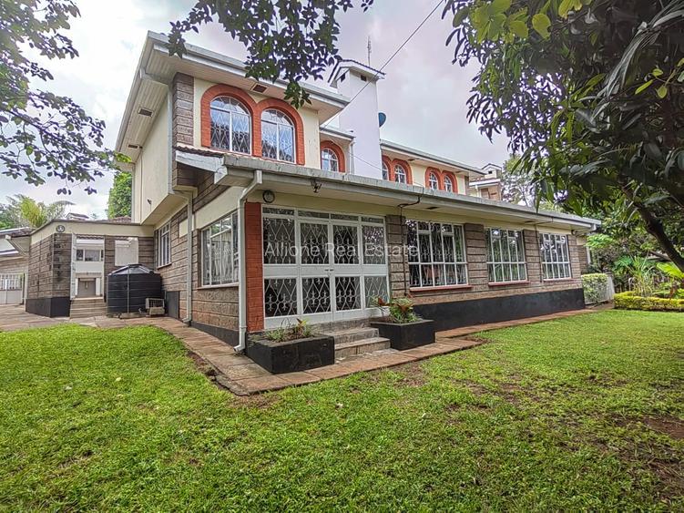 4 Bed Townhouse with Swimming Pool in Riverside