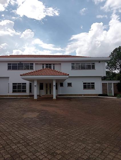 5 Bed House with En Suite at Runda