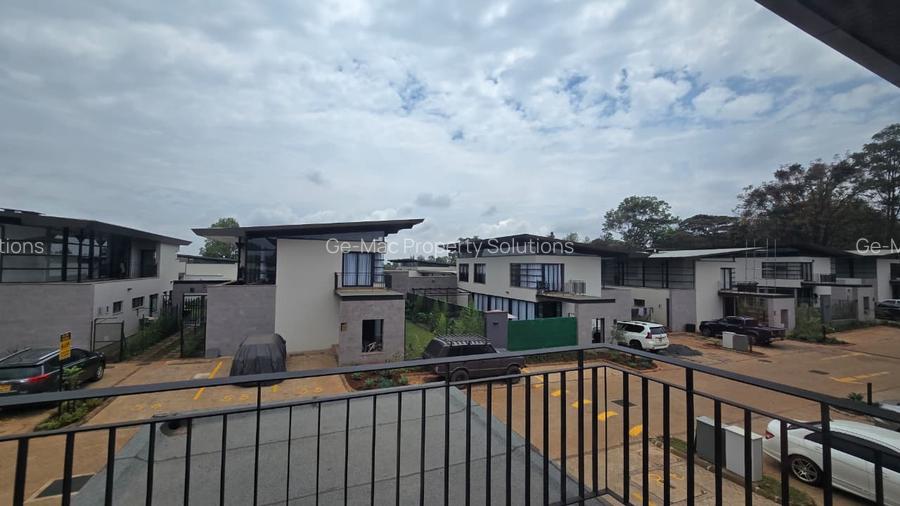 4 Bed House with En Suite in Runda