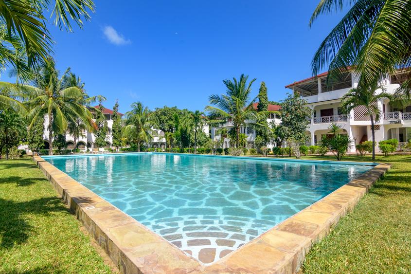 Furnished 2 Bed Apartment with Swimming Pool at Casuarina Road