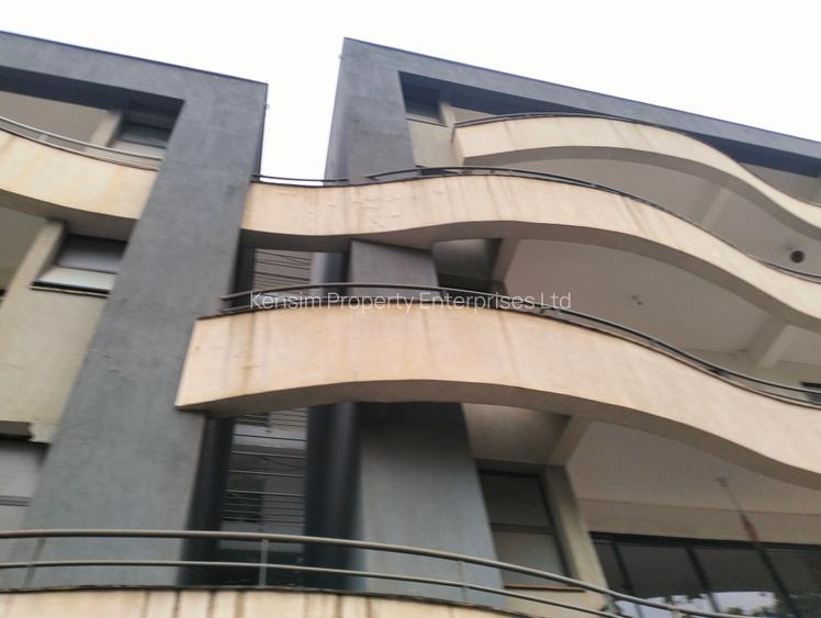 3 Bed Apartment with En Suite in Westlands Area