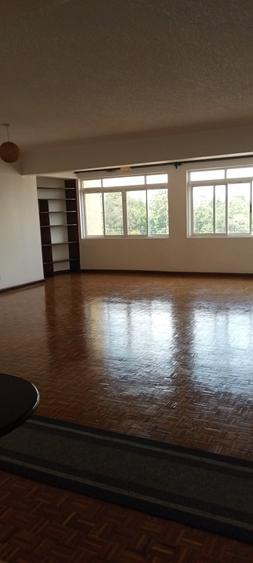 3 Bed Apartment with En Suite in Brookside - Bild 2