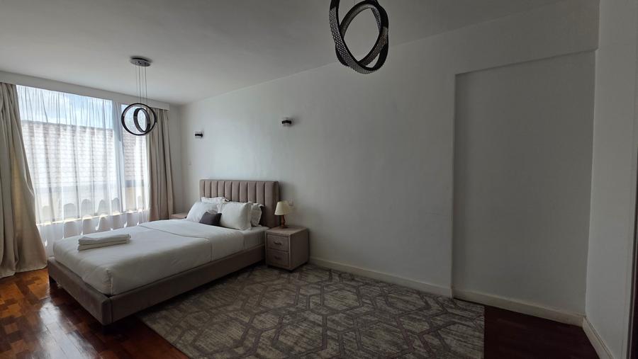Furnished 2 Bed Apartment with En Suite at Denis Prit Road – další
