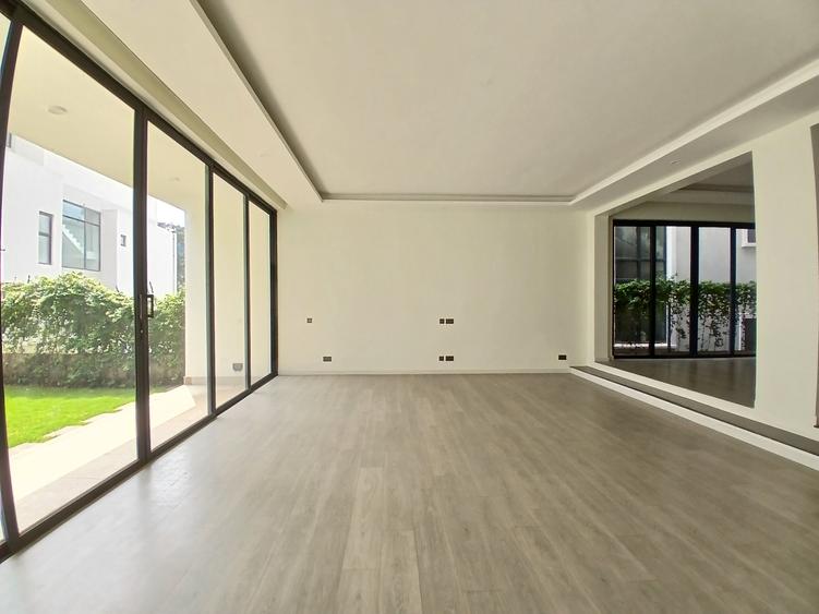 5 Bed Townhouse with En Suite at Lavington Green - Ansicht 4