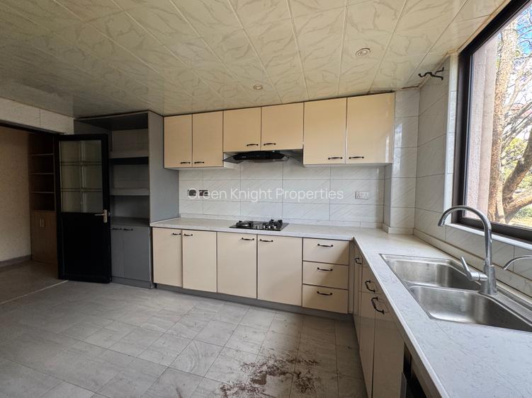 4 Bed House with En Suite in Kilimani