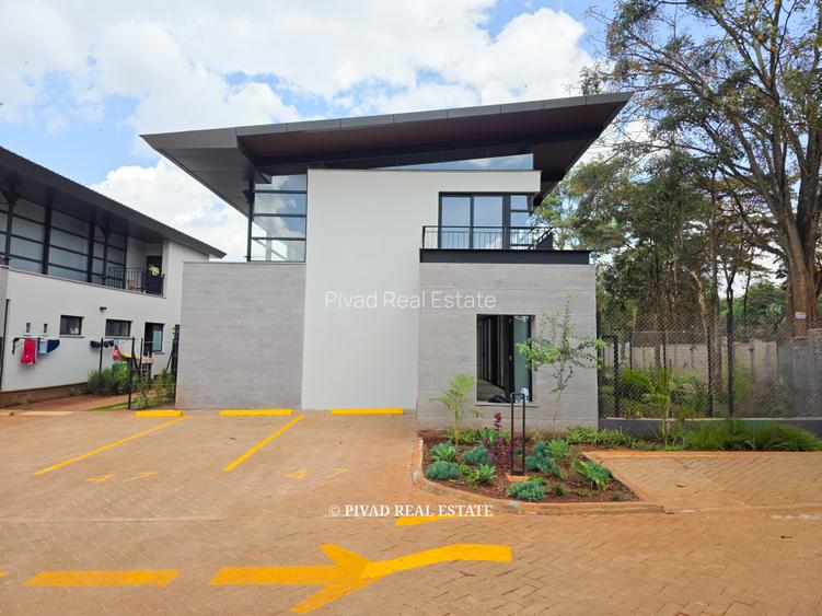 4 Bed Townhouse with Swimming Pool in Runda