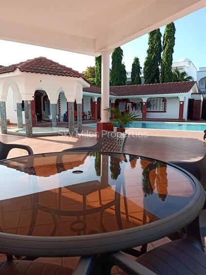 5 Bed Villa with En Suite at Nyali