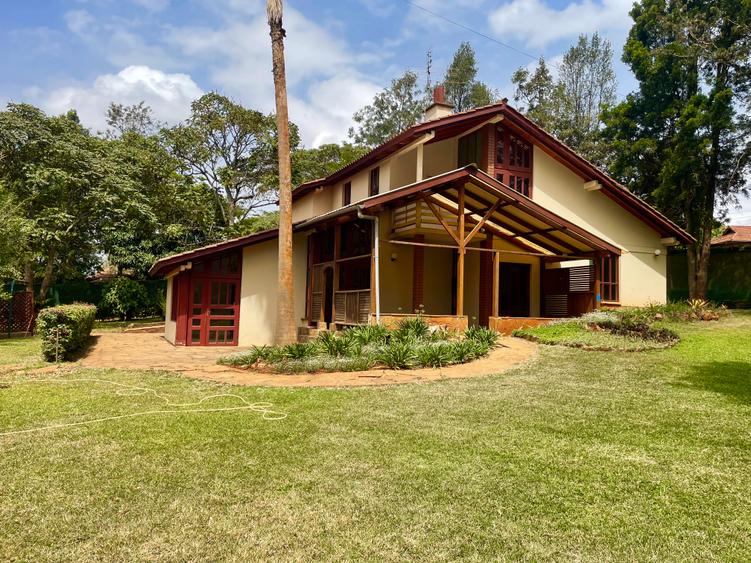 4 Bed Villa with En Suite in Windsor