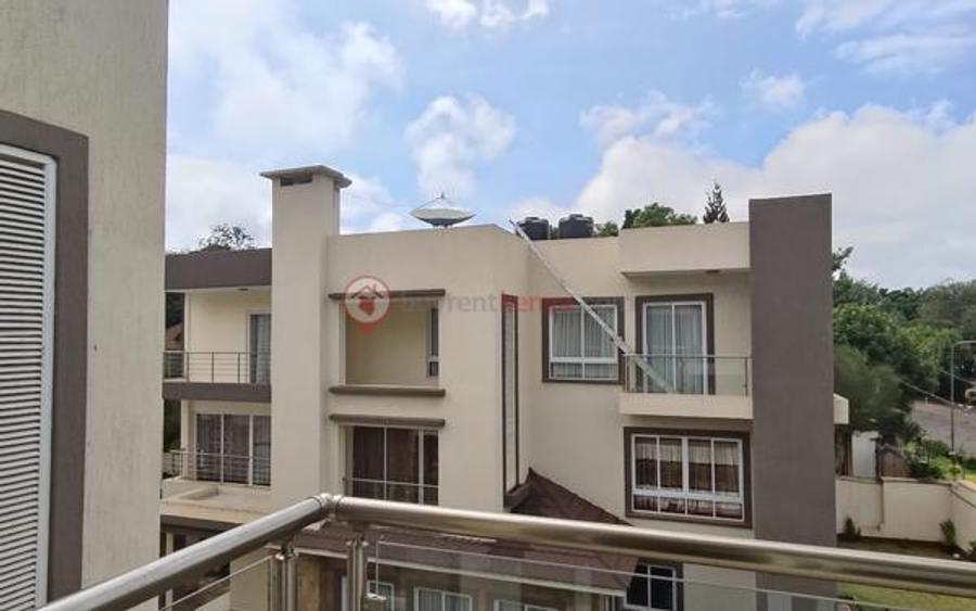 5 Bed House with En Suite at Lavington