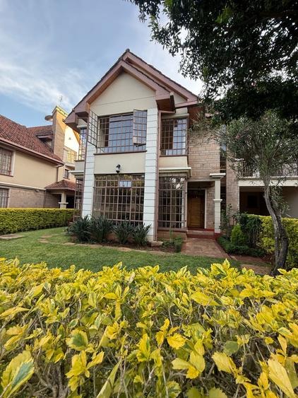 5 Bed Townhouse with En Suite at Lavington 5 Bed Townhouse with En Suite at Lavington