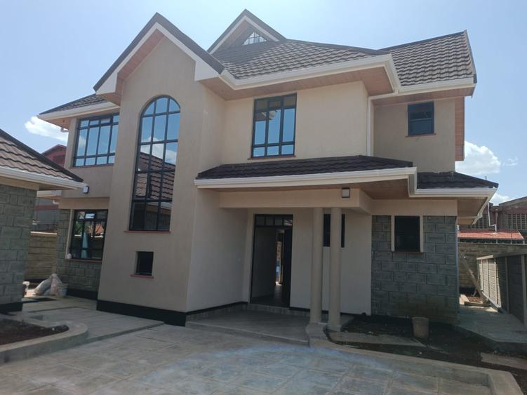 5 bed house with en suite at bamboo estate