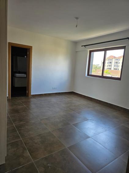 3 Bed Apartment with En Suite in Rhapta Road