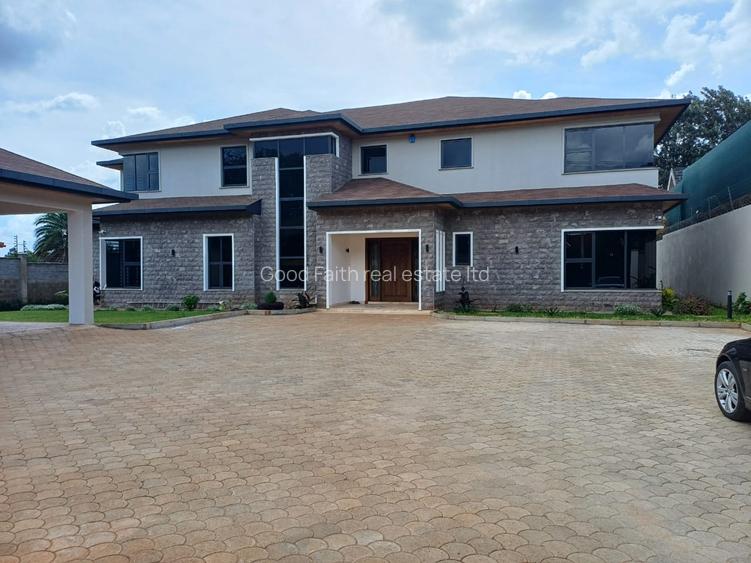 6 Bed House with En Suite in Runda