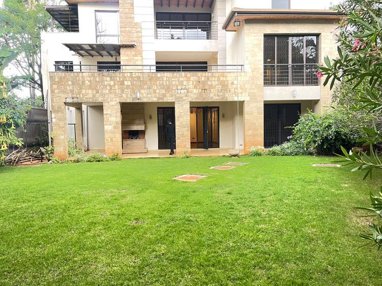 5 Bed Townhouse with En Suite in Lavington