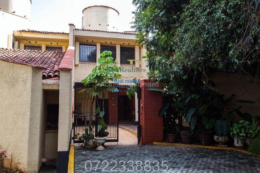 5 Bed Townhouse with En Suite at Rhapta Road