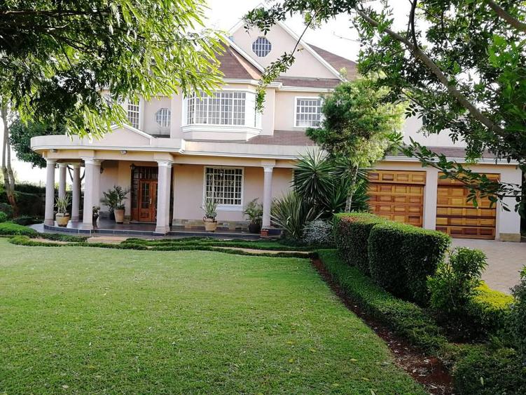 5 Bed House with En Suite in Runda