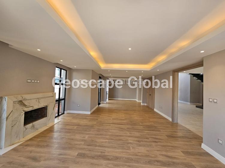 4 Bed House with En Suite in Runda