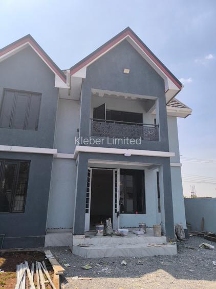 4 Bed House with En Suite in Membley