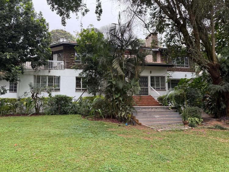 5 Bed House with En Suite in Runda 5 Bed House with En Suite in Runda
