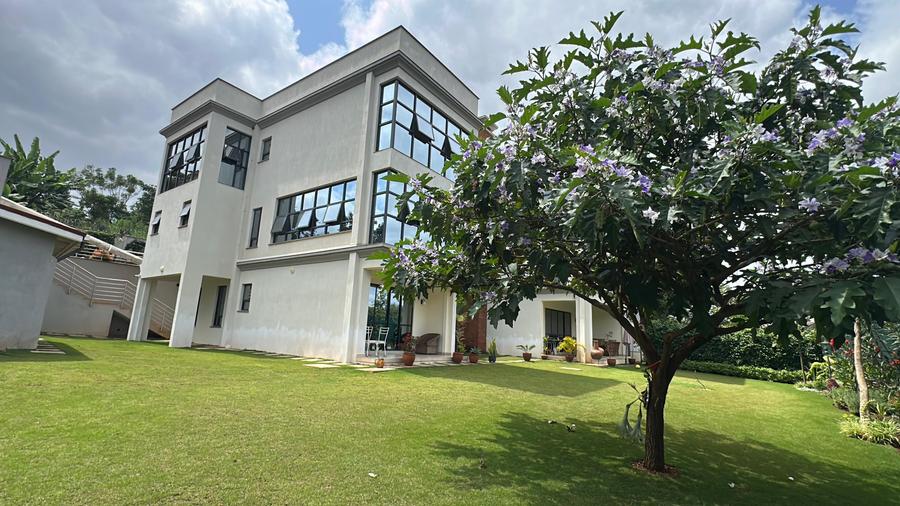 7 Bed Villa with En Suite at Nyari