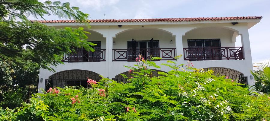 4 Bed Townhouse with En Suite in Vipingo