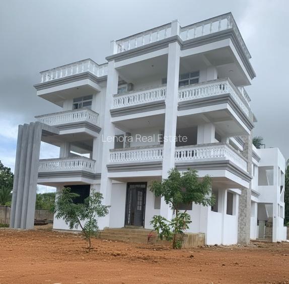 6 Bed Villa with En Suite in Diani