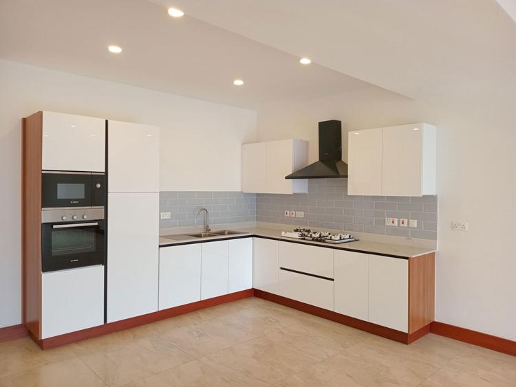 3 Bed Apartment with En Suite in Parklands