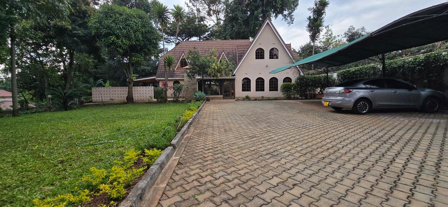 5 Bed House with En Suite in Runda