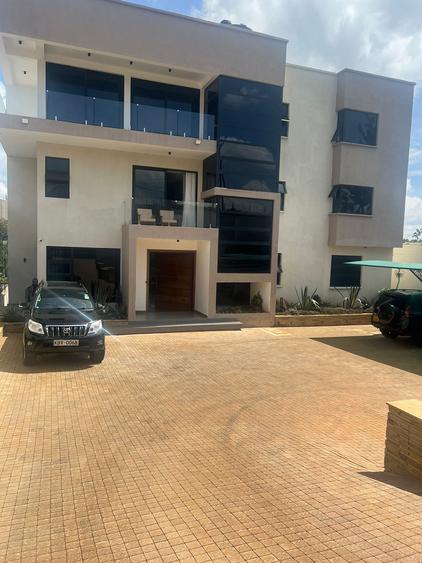 5 Bed House with En Suite in Runda 5 Bed House with En Suite in Runda