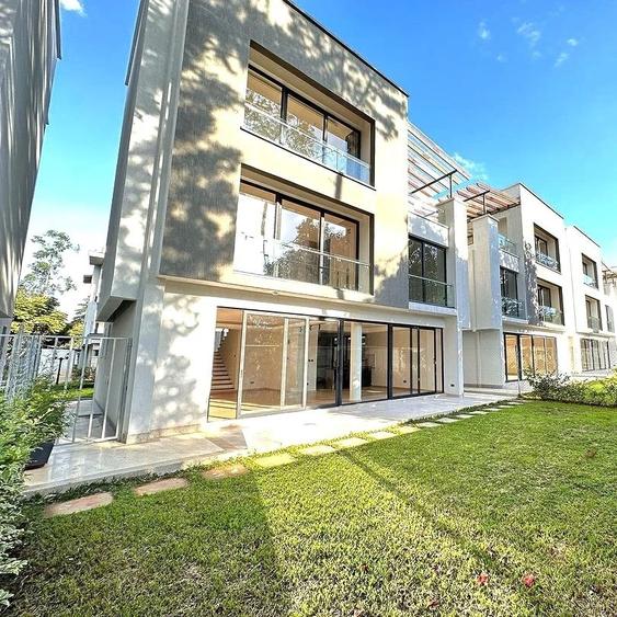4 Bed Townhouse with En Suite in Lavington 4 Bed Townhouse with En Suite in Lavington