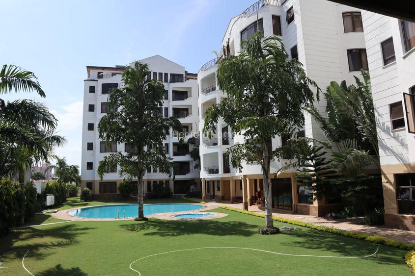 Serviced 3 Bed Apartment with En Suite at Links Road