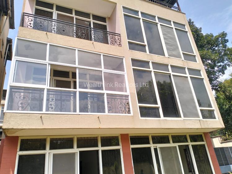 5 Bed Townhouse with En Suite at Lavington