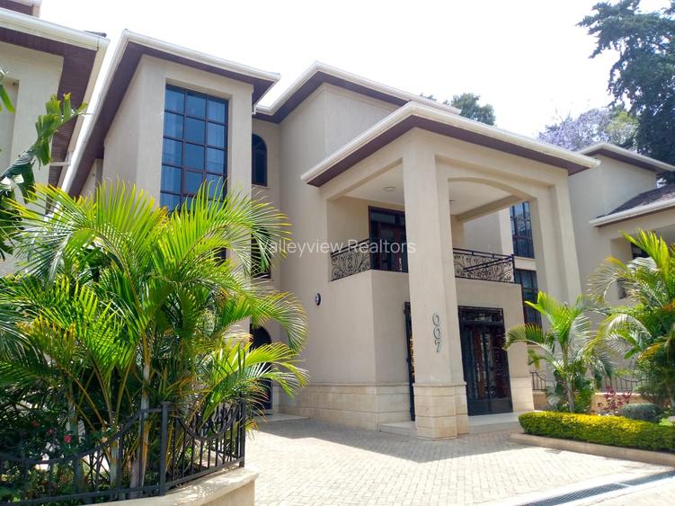 5 Bed Townhouse with En Suite at Lavington