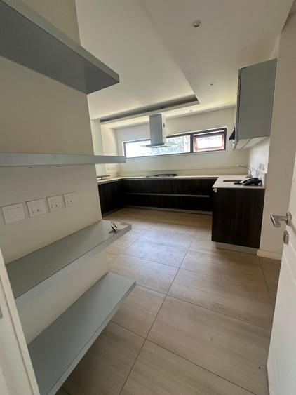 4 Bed Townhouse with En Suite in Lavington 4 Bed Townhouse with En Suite in Lavington